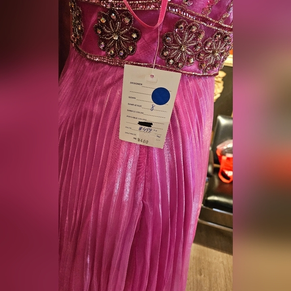 Womens pleated halter dress - Picture 10 of 11